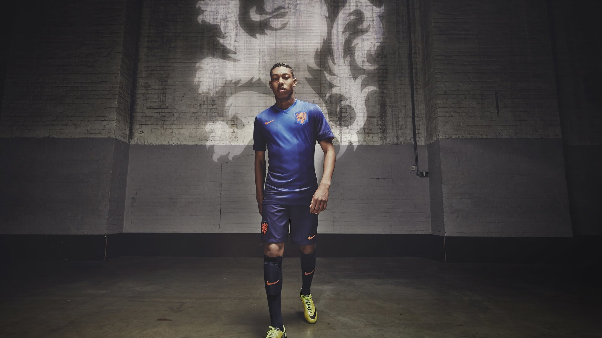 开云·体育官方网站入口-“竞技精神点燃全场！”——全球车迷狂热助威热潮